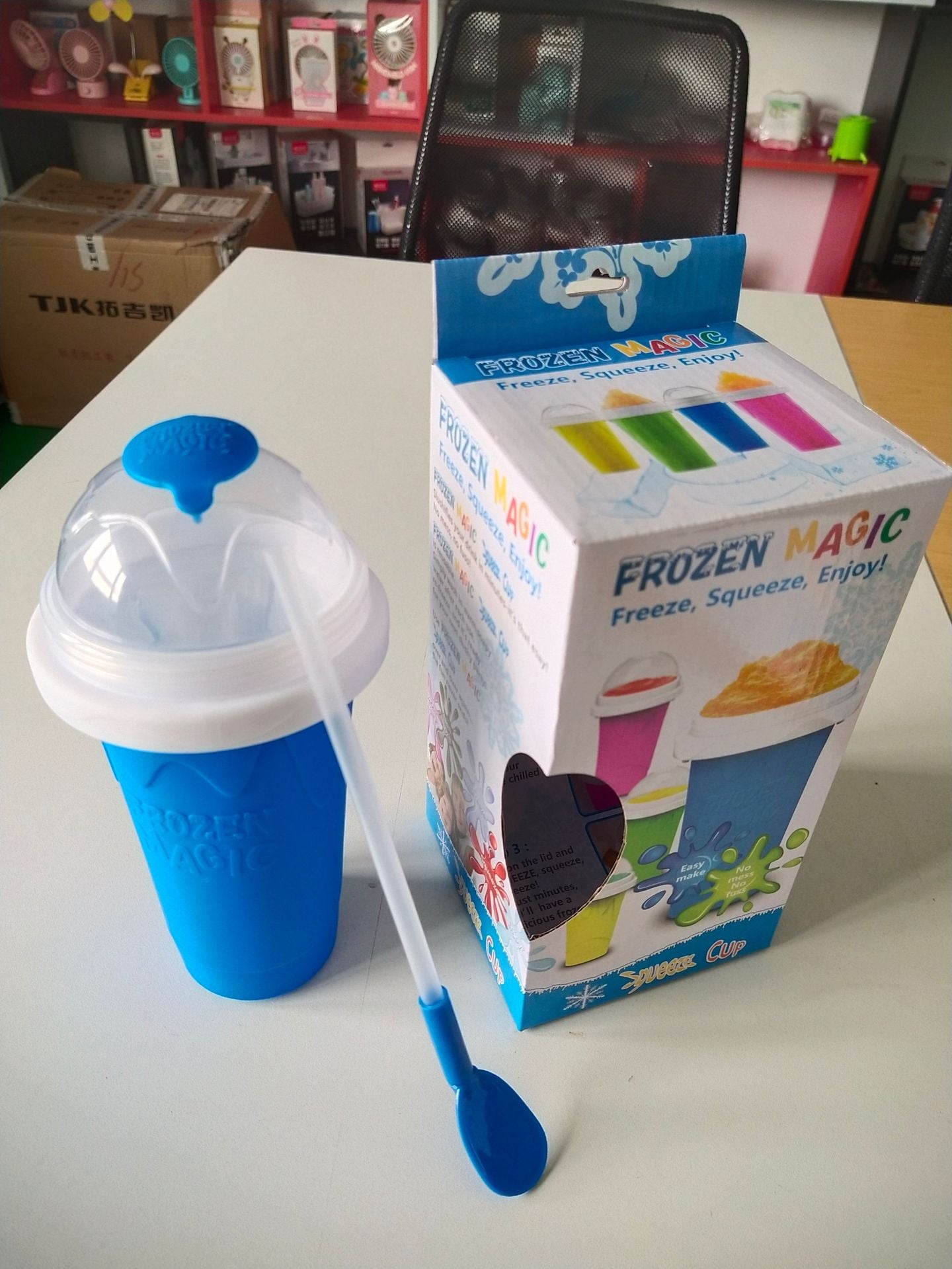 SLUSHY CUP Schnellkühlender Quetschbecher