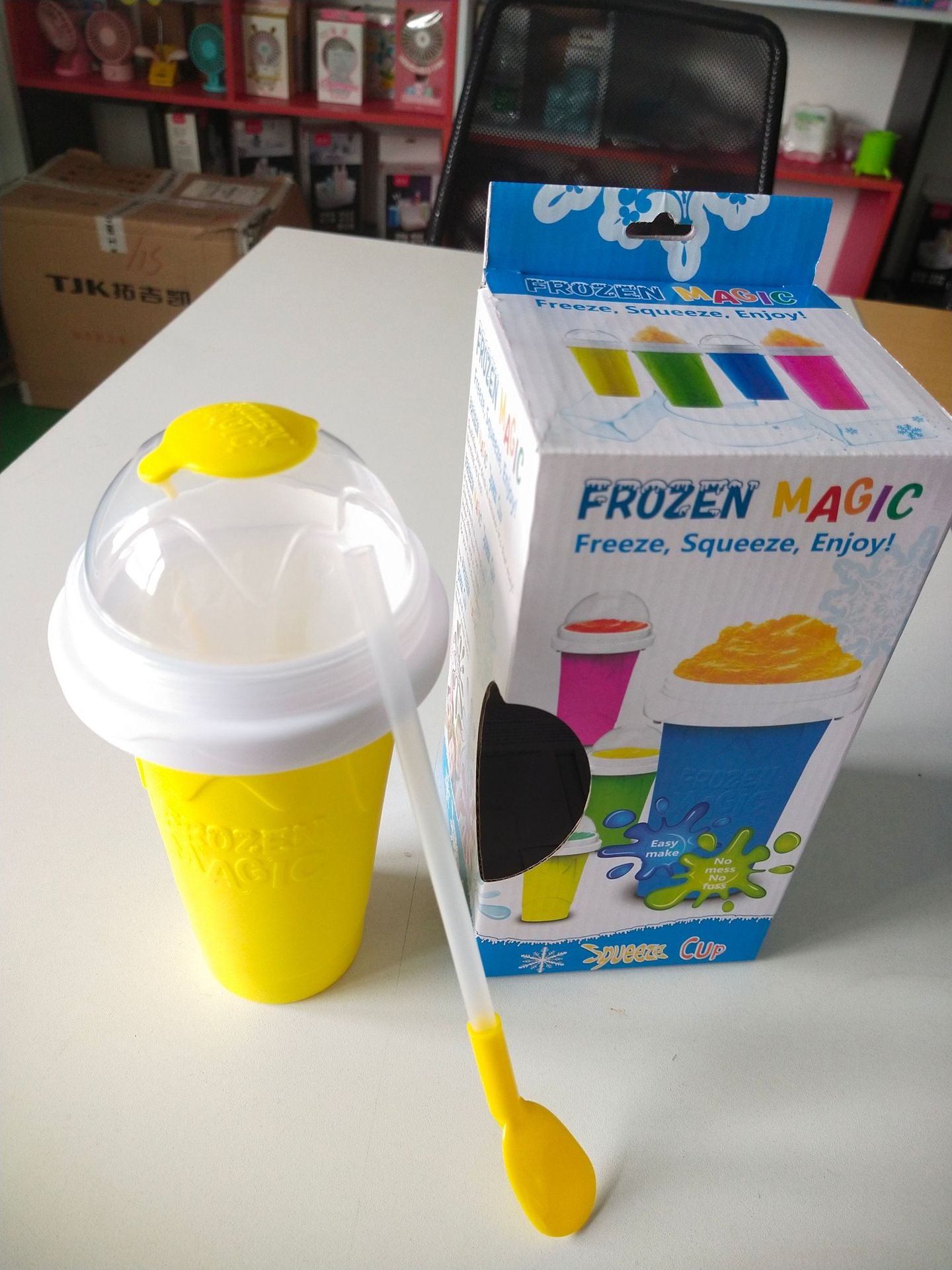 SLUSHY CUP Schnellkühlender Quetschbecher