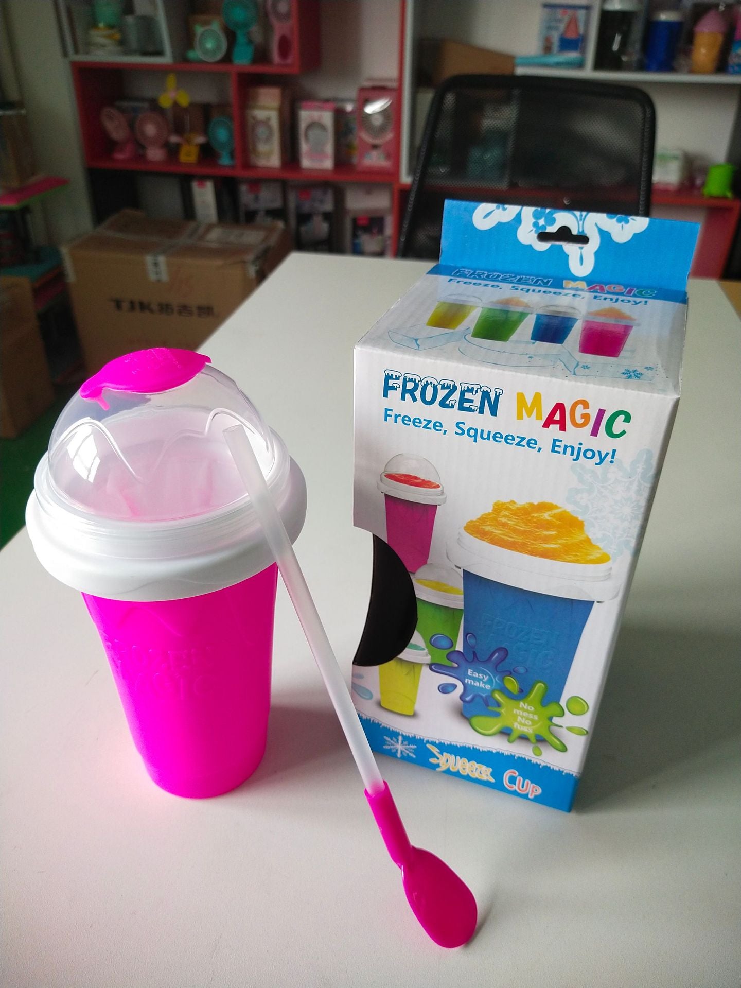 SLUSHY CUP Schnellkühlender Quetschbecher